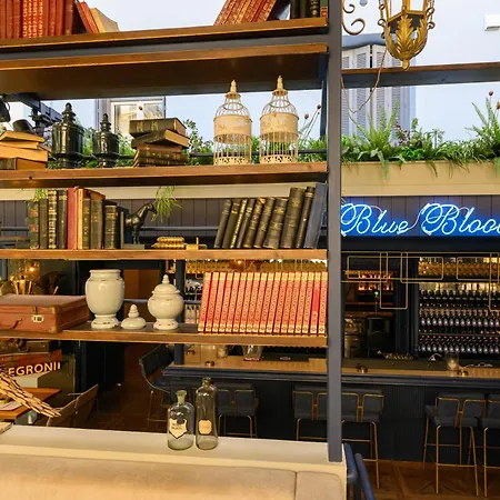 Apartment Blueblood - The *