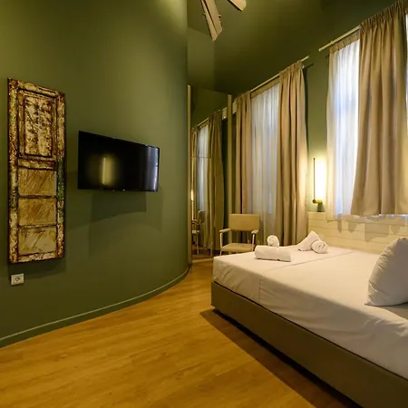 Apartment Blueblood - The *