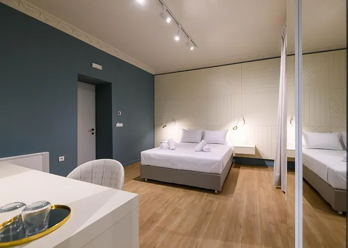 Blueblood - The Διαμέρισμα Καλαμάτα