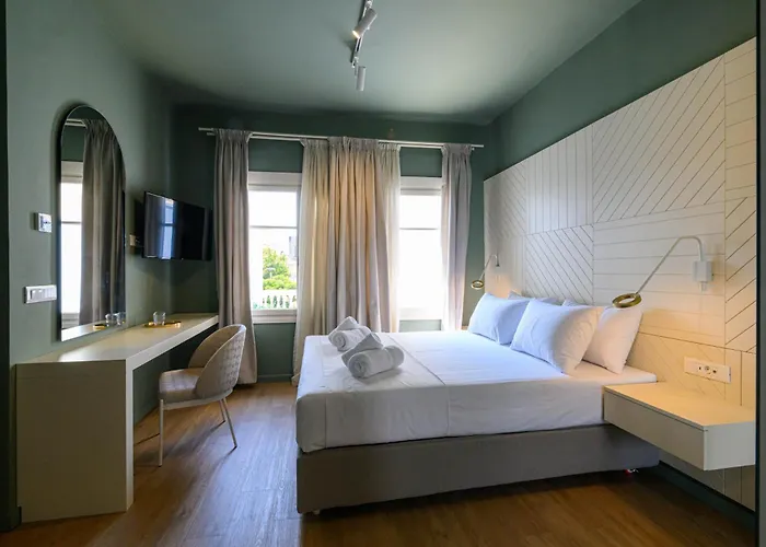 Blueblood - The Apartamento Calamata